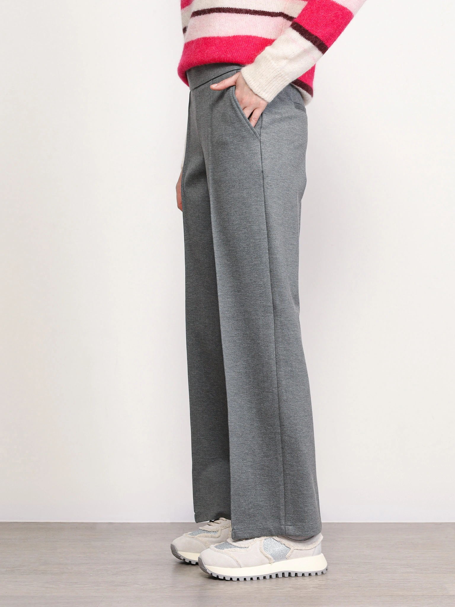 Брюки серого цвета из смесовой вискозы